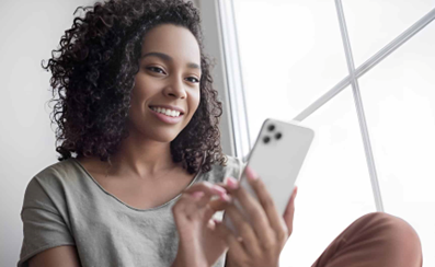 Dos manos en actitud de contradicción